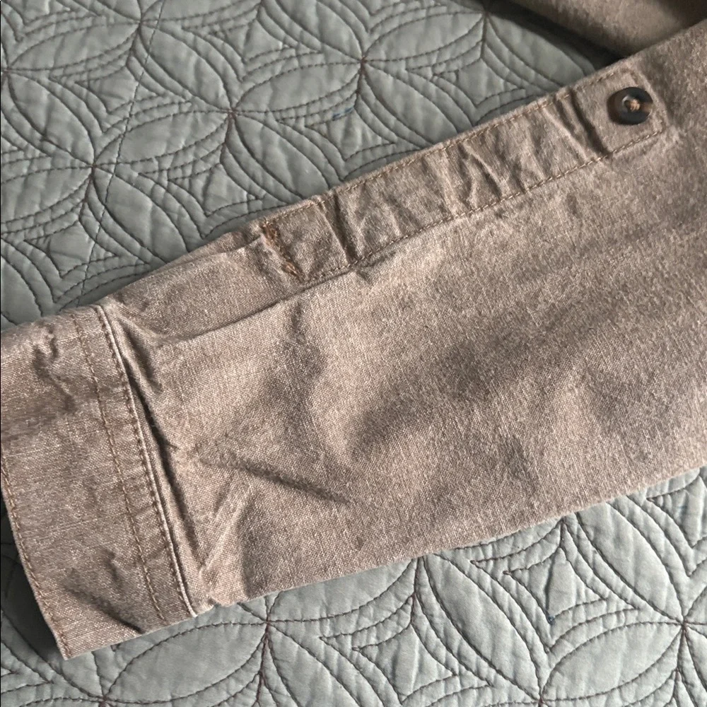 OshKosh B'gosh Gray Button-Up Shirt